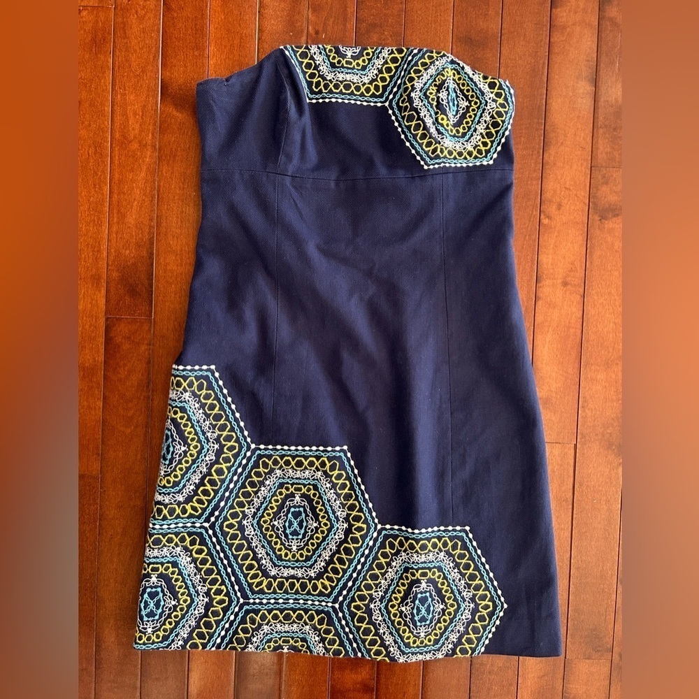 Lilly Pulitzer Honeycomb Home Pique Strapless Embroidered Bowen Dress Size 2 - Picture 2 of 12